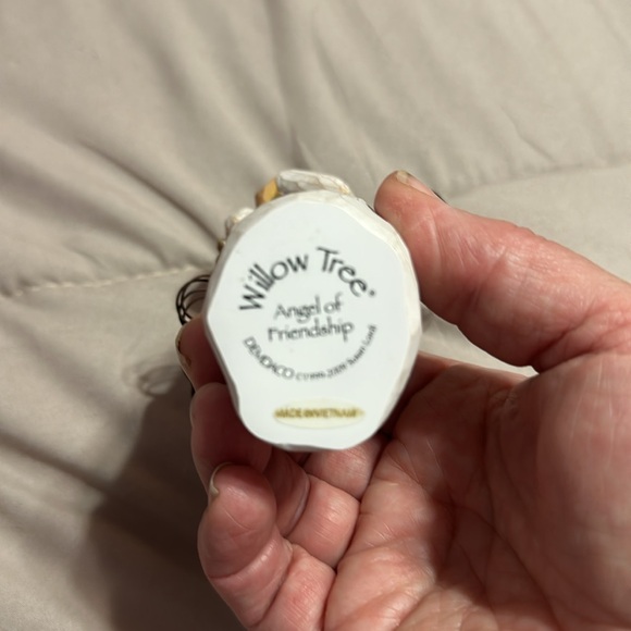 Willow Tree Angel of Friendship - Picture 3 of 4